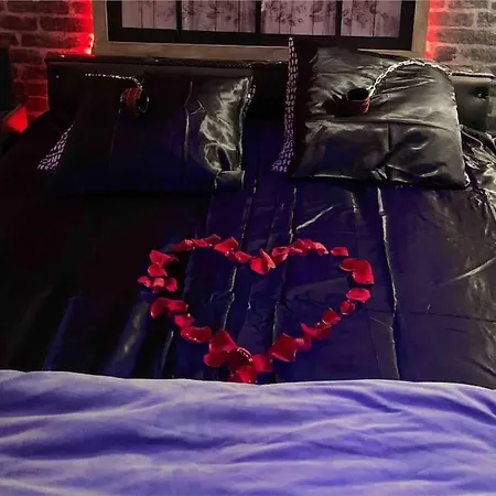 Διαμέρισμα 50 Nuances De Bonheur A 2, Balneo, Table Massages *